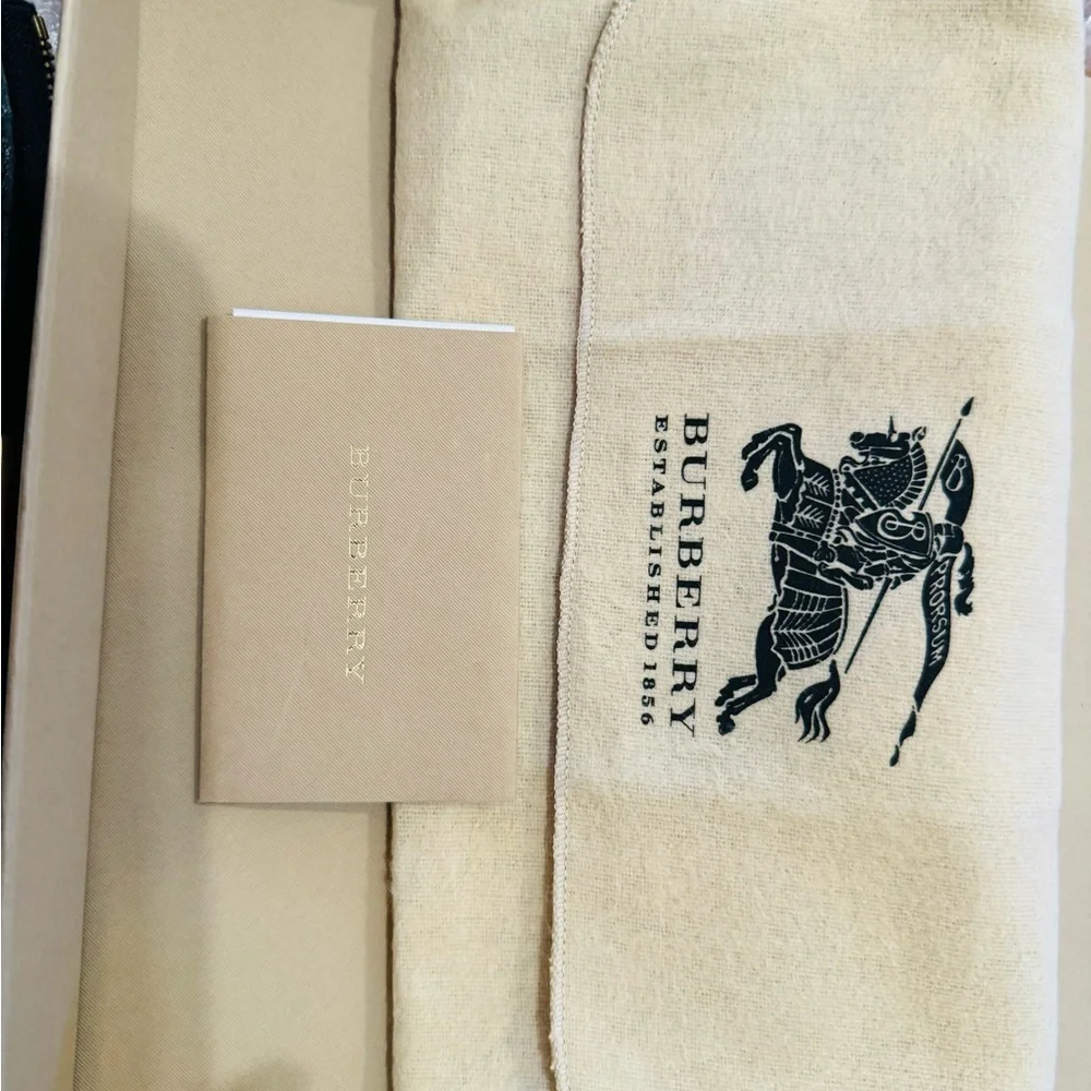 Burberry Original Authentic Wallet Pre-Loved - Picture 2 of 14
